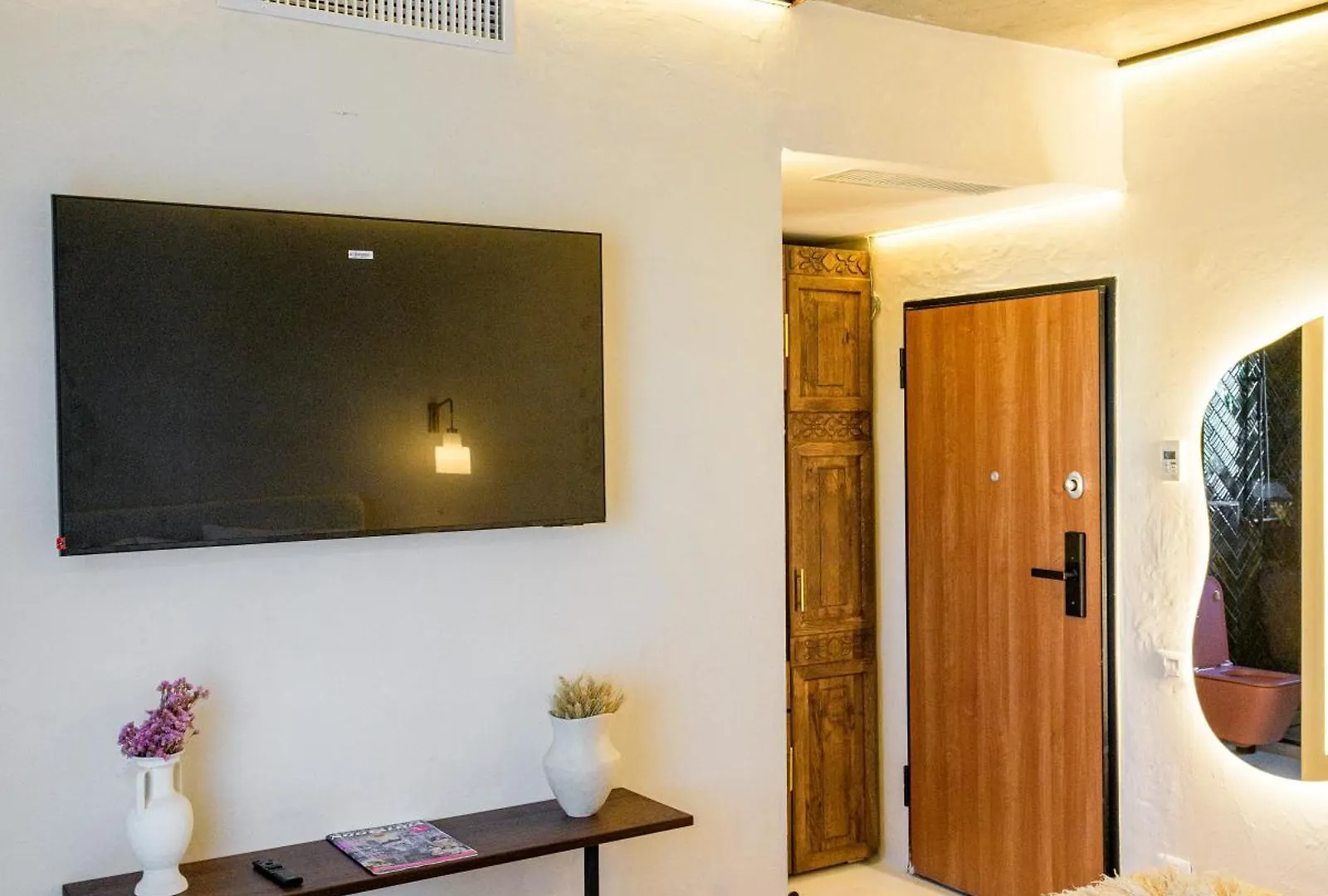 Nishani 5 Stars Boutique Bucharest Motel