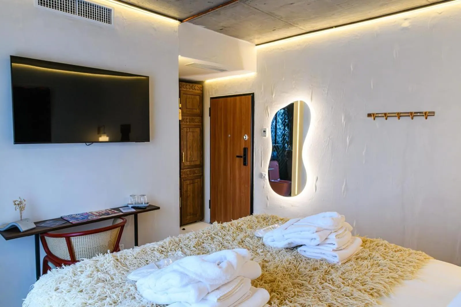 Nishani 5 Stars Boutique Bucharest Motel