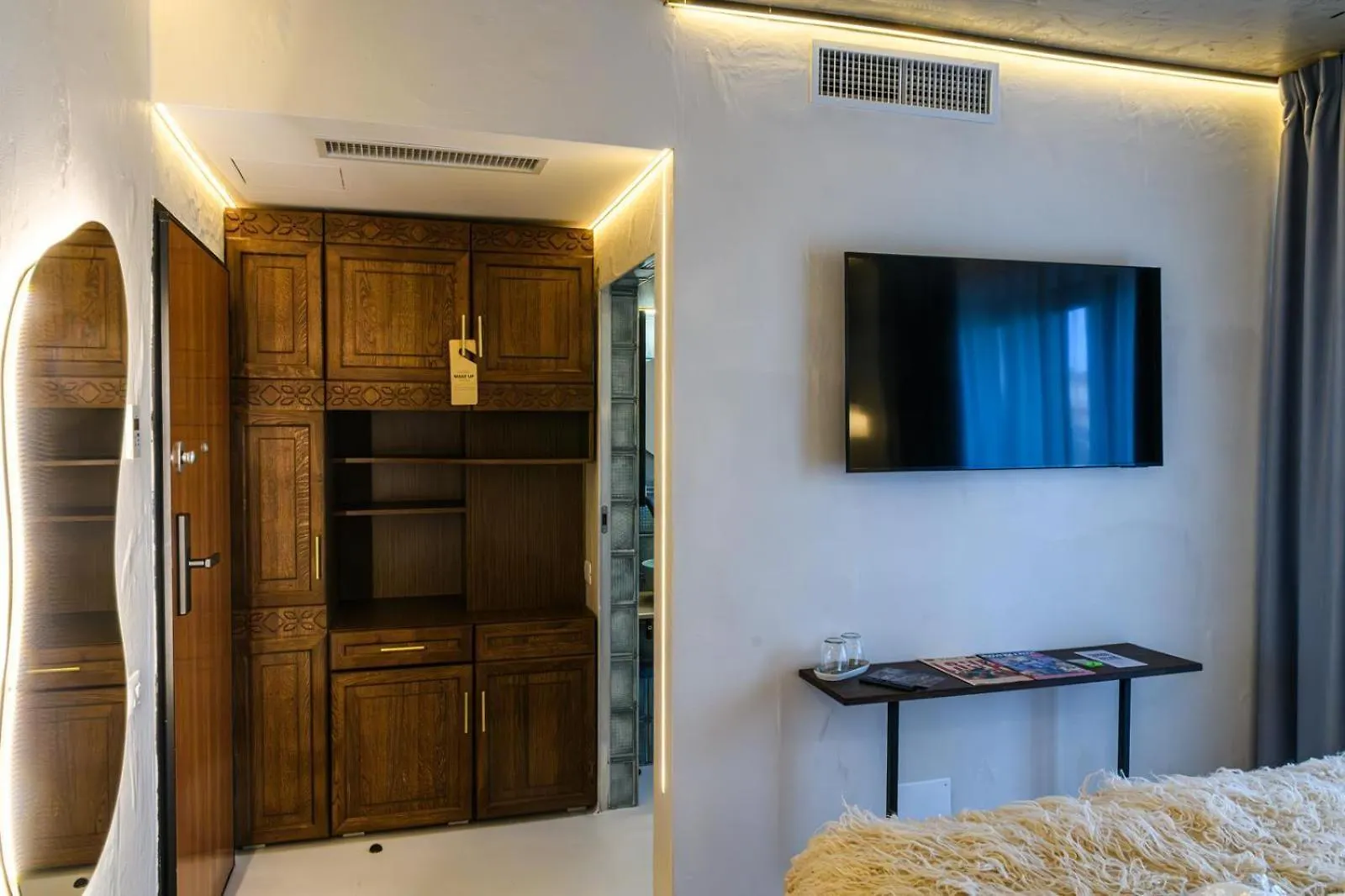 Nishani 5 Stars Boutique Bucharest Motel