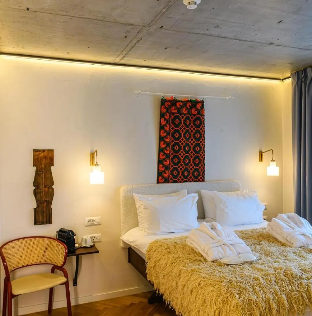 Nishani 5 Stars Boutique Bucharest