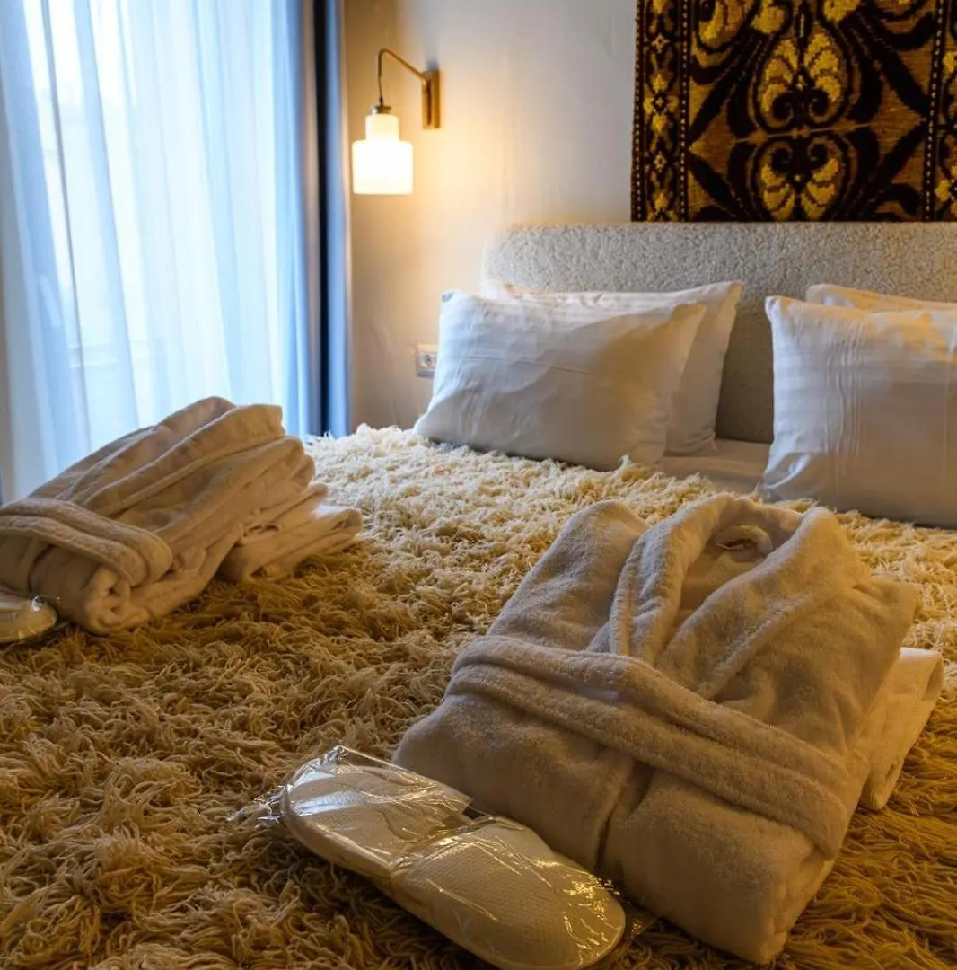 Nishani 5 Stars Boutique Bucharest